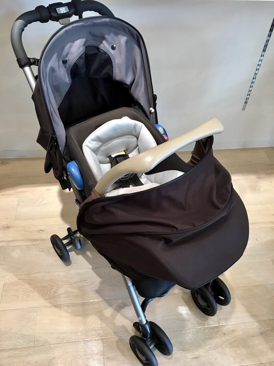 コンビのチャイルドシート