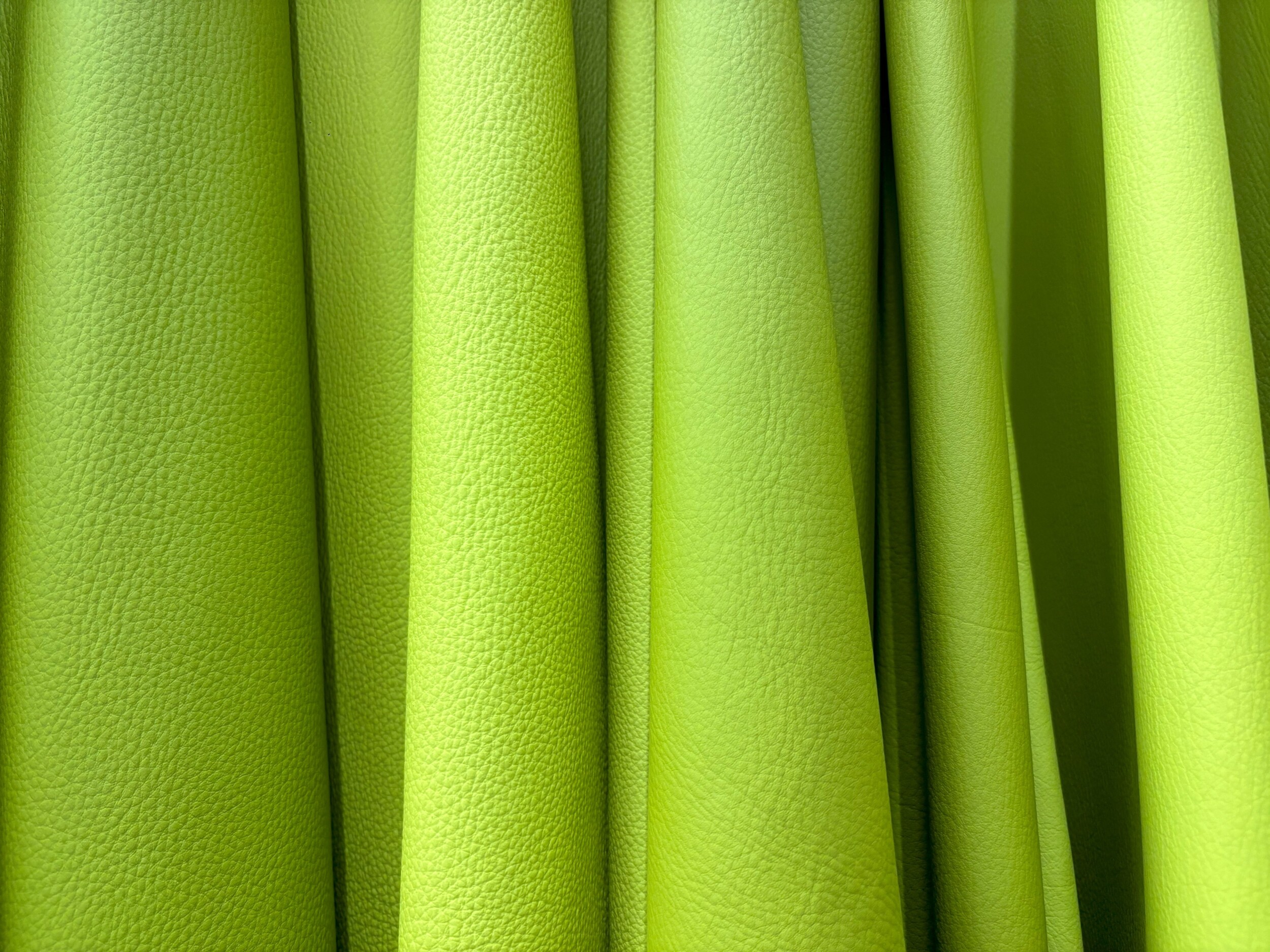 サステナブルレザー　抹茶レザー　sustainable leather　株式会社ロビココ