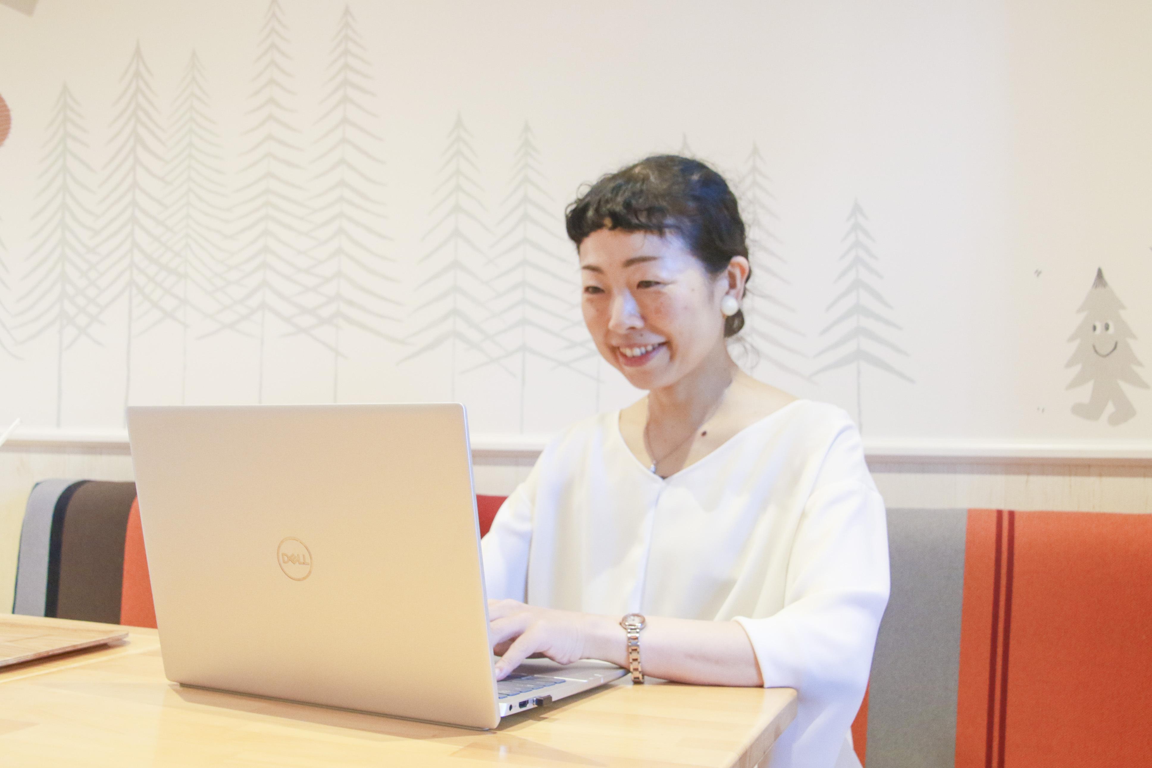 ケアマネジャーの女性の画像