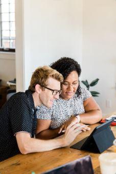 About DXBT JAPAN AI人工知能がコントロールする商業圏でマイニングし仕入から発送までフルフィルメント