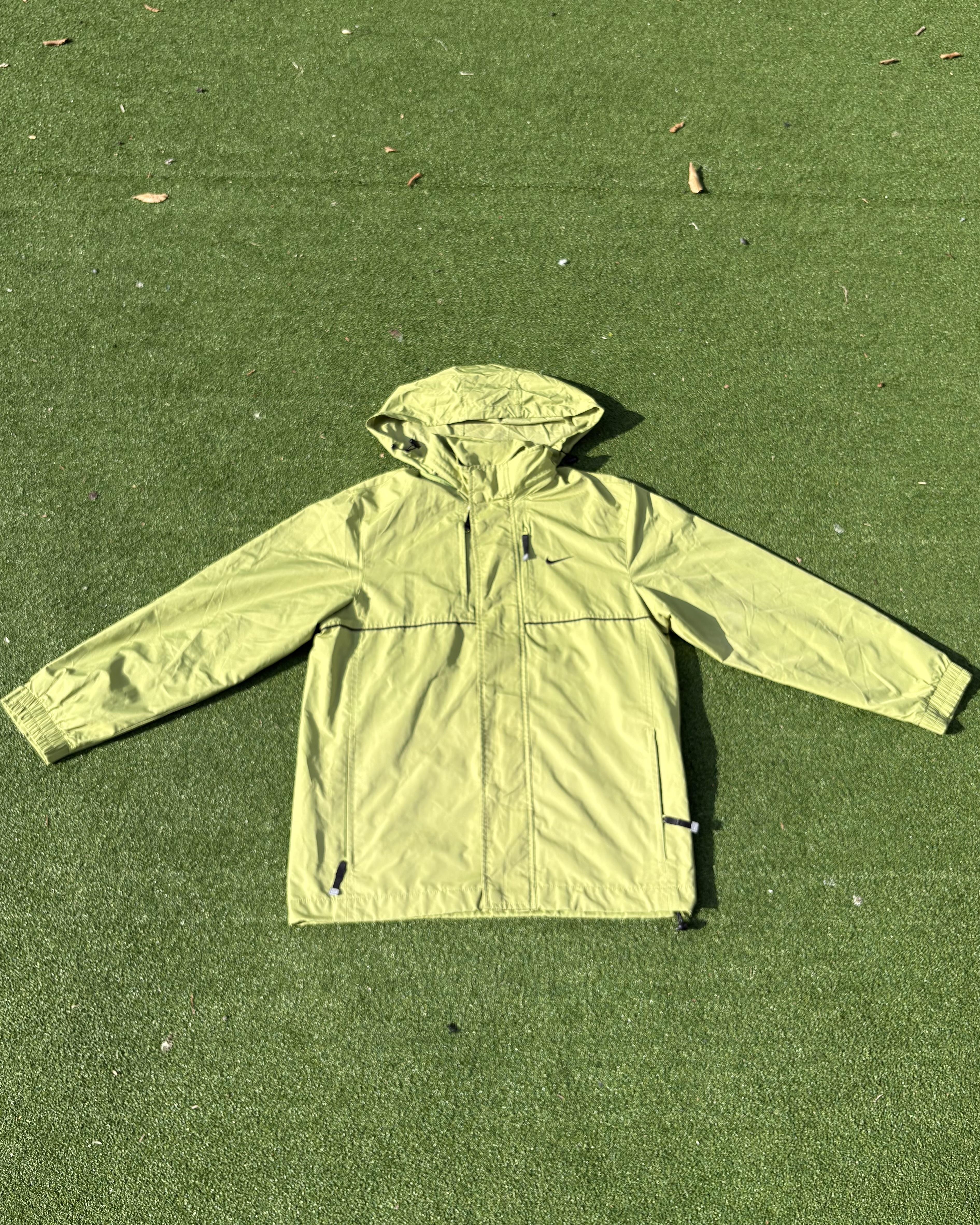 NIKE NYLON MOUNTAIN JACKETの商品画像