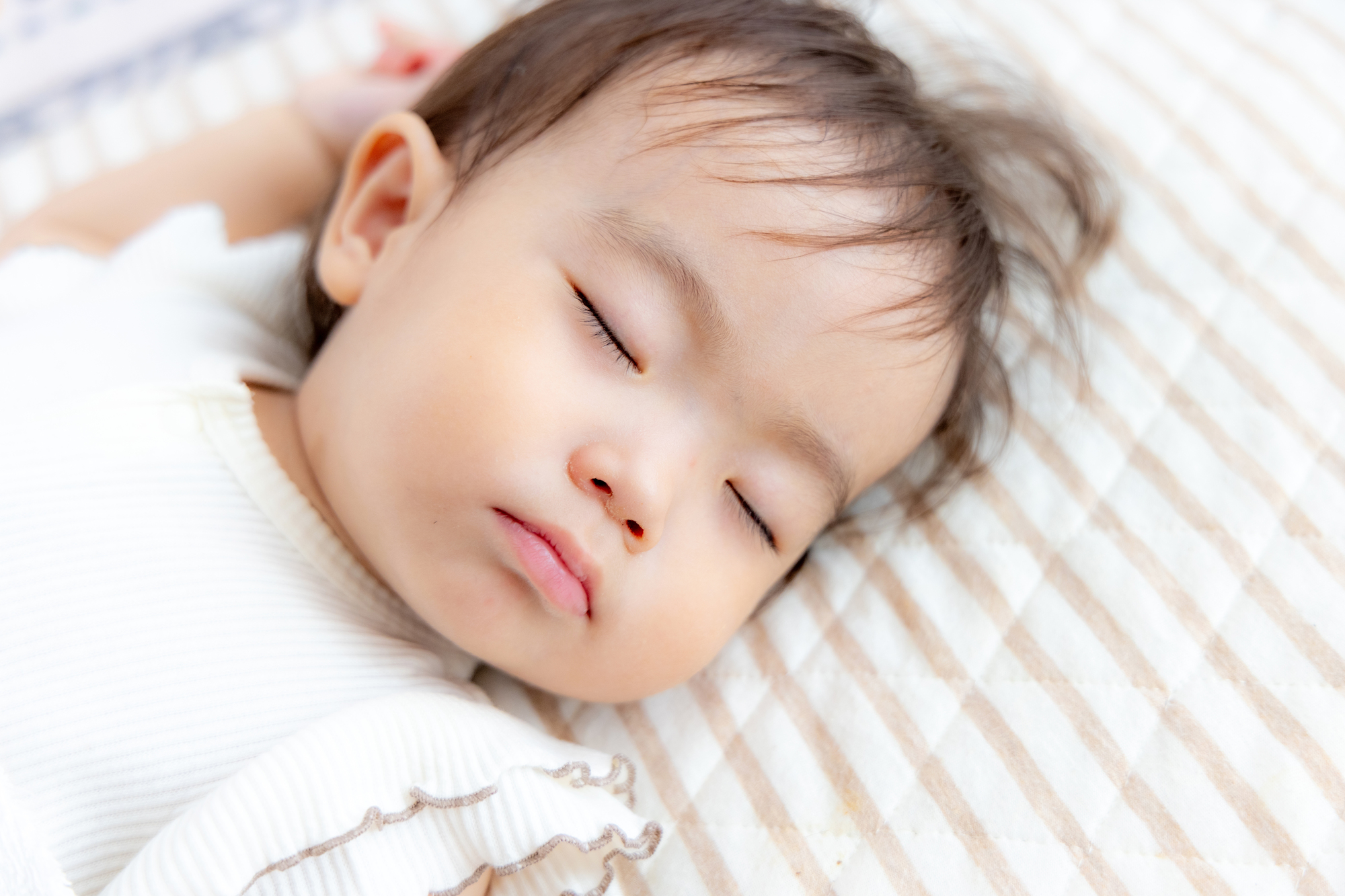 赤ちゃん　寝ない　夜泣き　寝かしつけ　相談