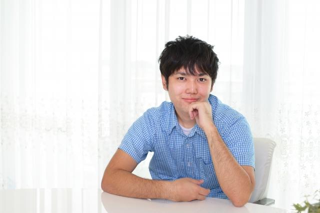 笑顔の男性