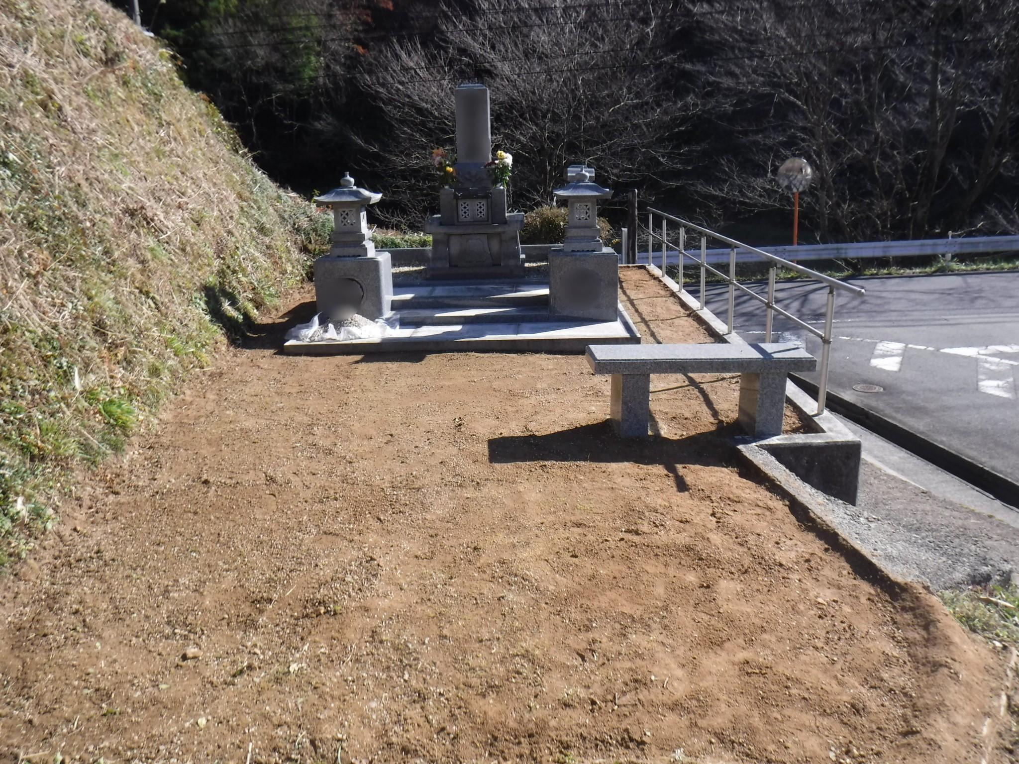 雲南市　お墓周りの雑草を全部除去する