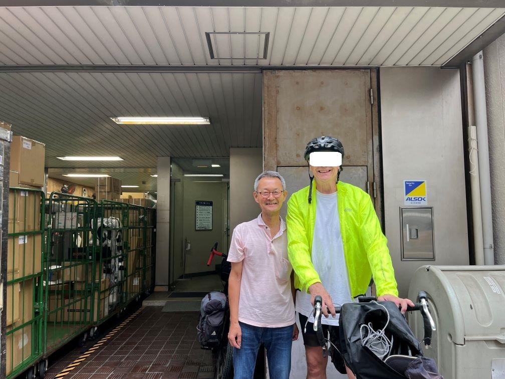 Cathy’s husband and the owner of SOHO BOX Kitahama in Osaka