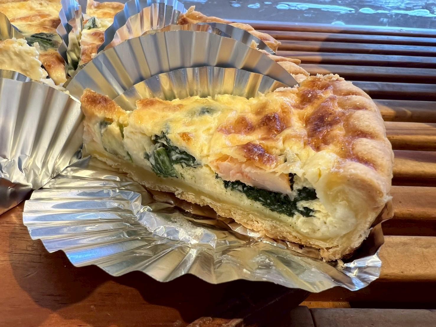 コロンバージュのえびとほうれん草のキッシュ