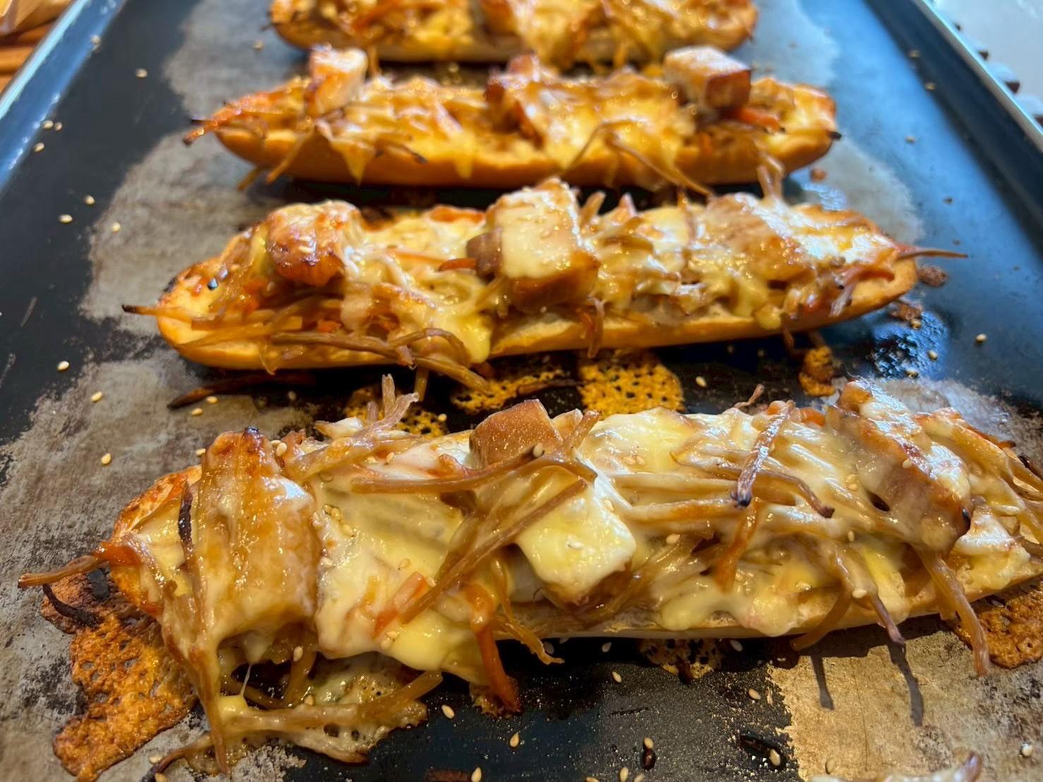 コロンバージュの豚角煮ときんぴらのタルティーヌ