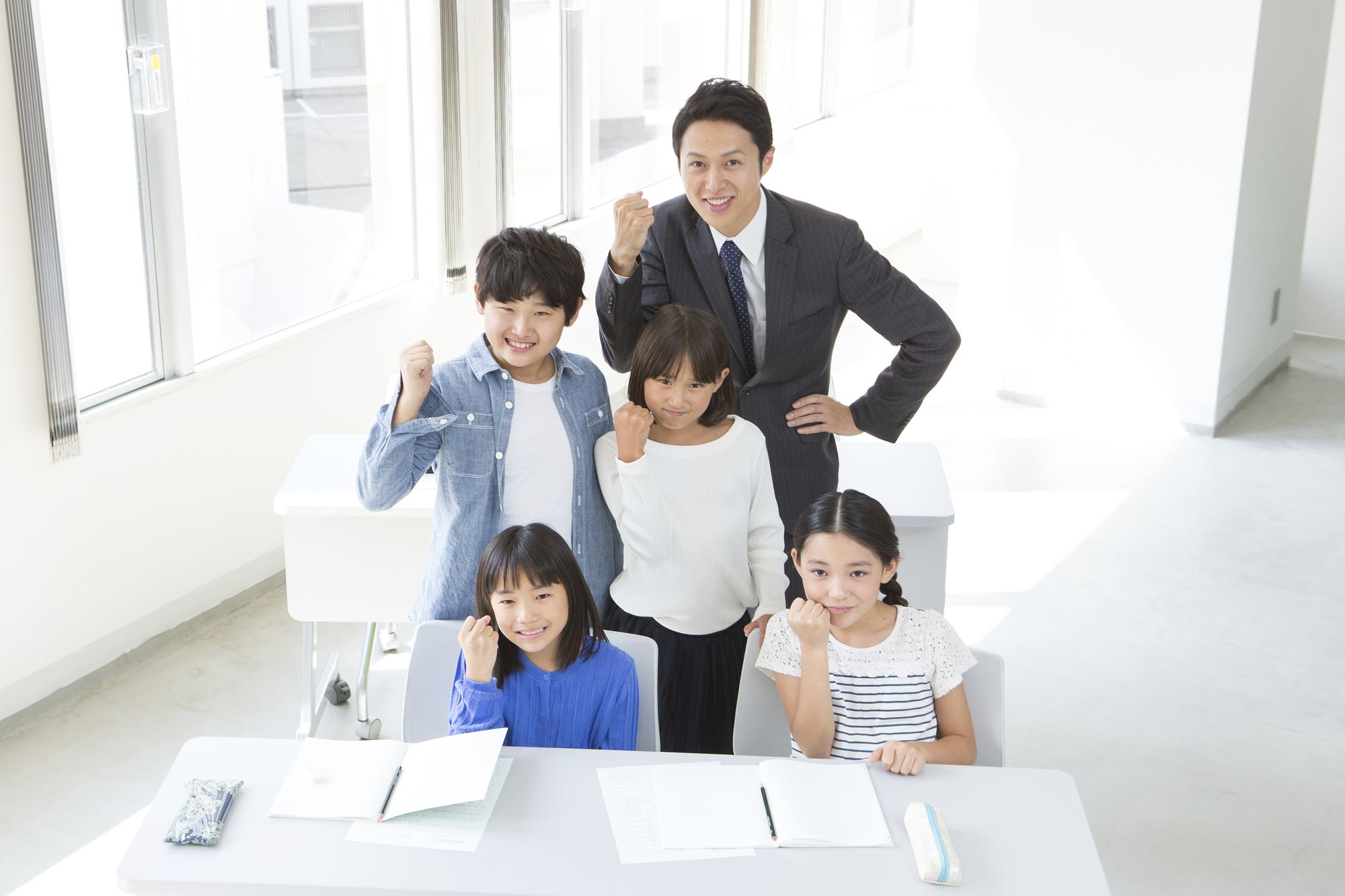 吉川市で小学生が英語を学ぶ少人数制英会話レッスン風景