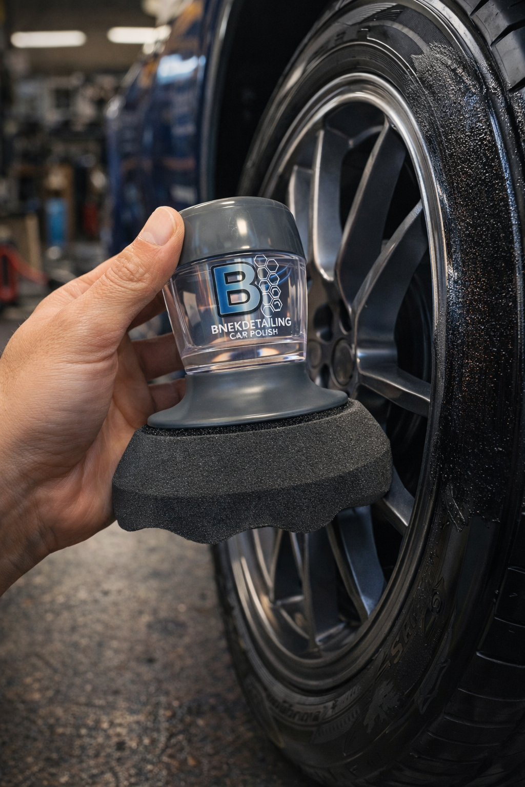 プッシュ式　大口径タイヤワックス　ドレッシングの商品画像