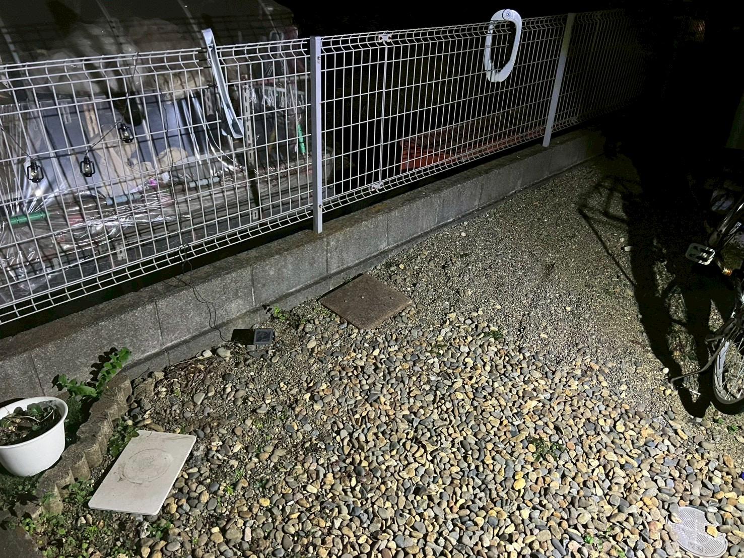 不用品回収後の屋外 庭に置かれていた不用品を撤去した様子