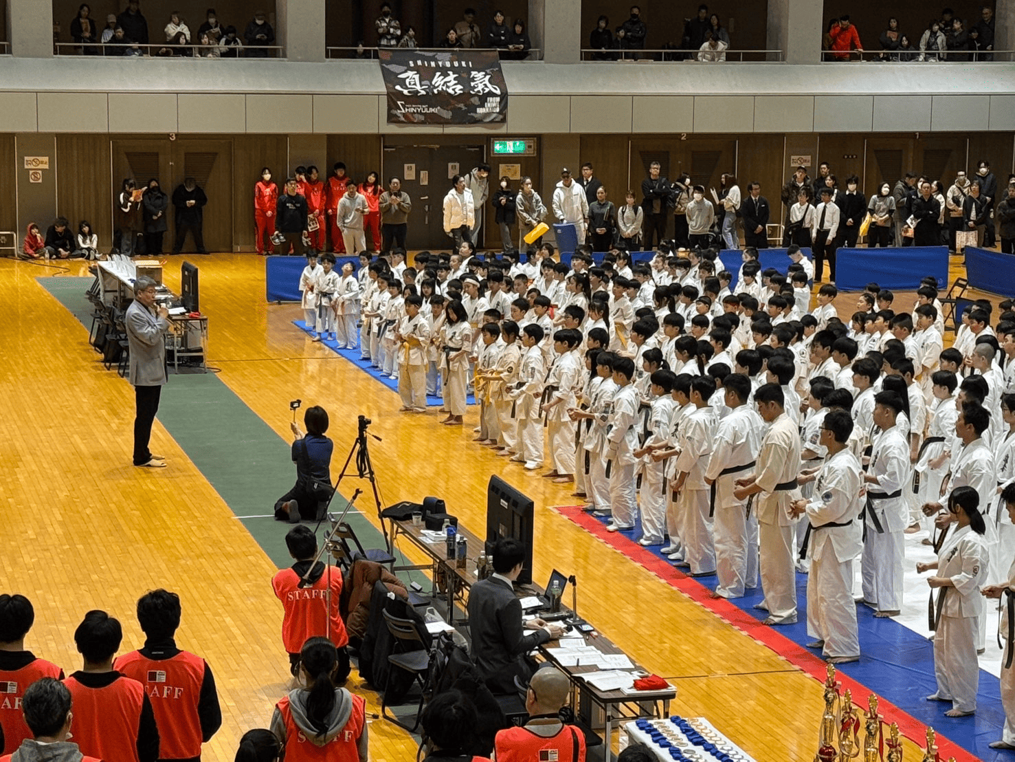 開会式での外舘師範のスピーチと感謝状授与