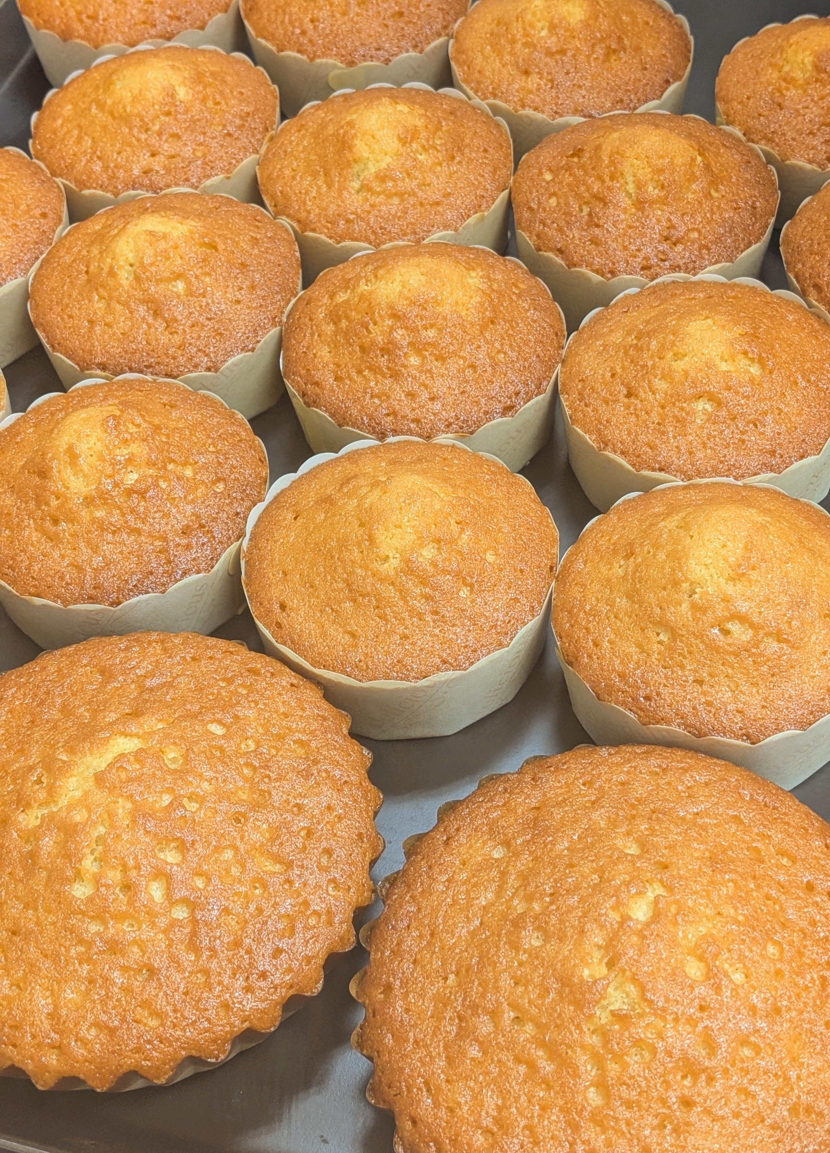 オレンジ風味のマドレーヌの商品画像