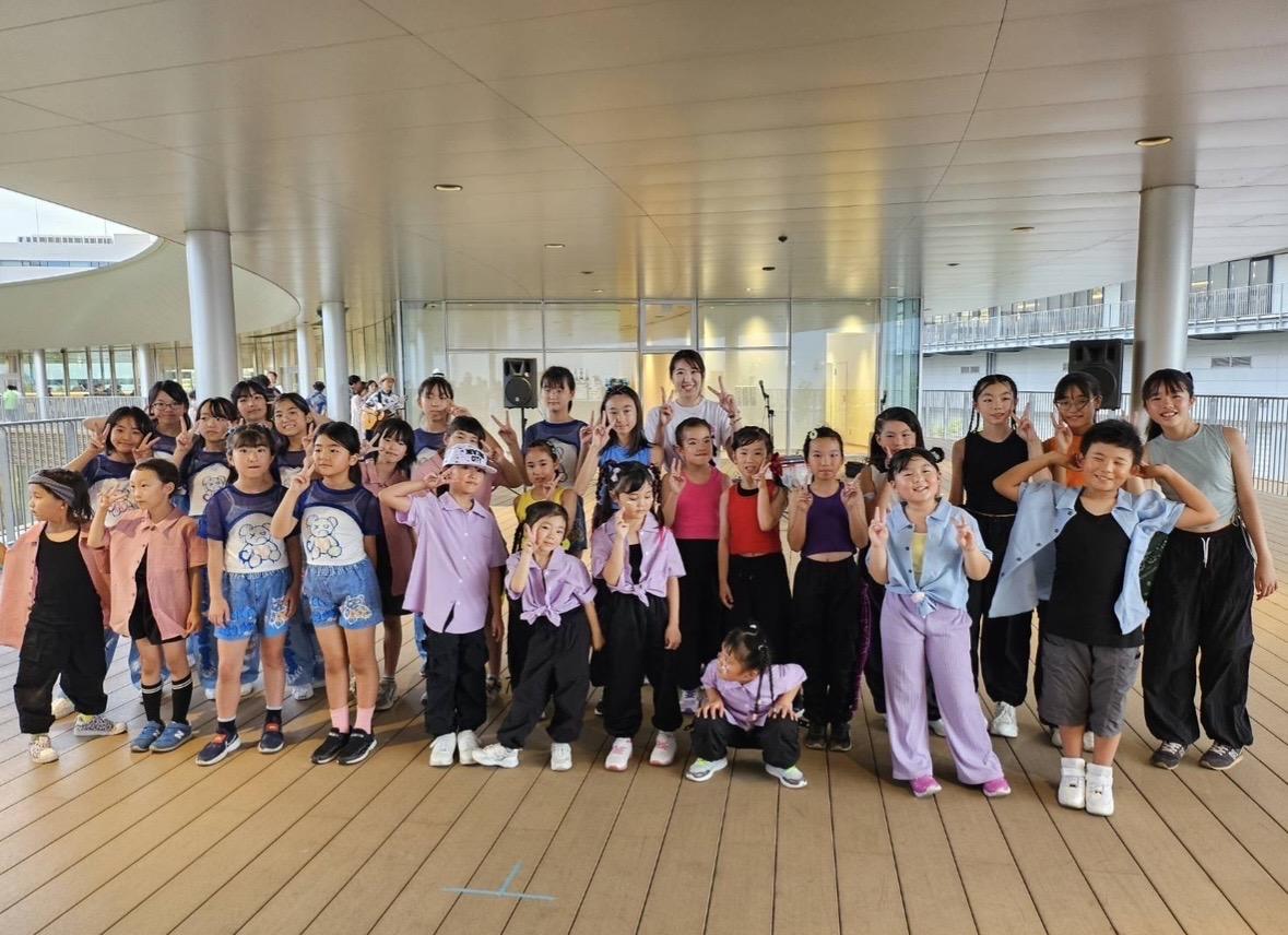 GLP ALFALINK相模原でのサマーフェスタ2025　たくさんの人が集まるフェスで楽しく踊る子供達