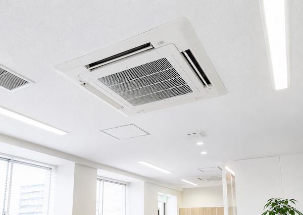 業務用天井埋め込み式エアコンの掃除