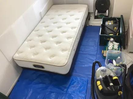 横浜のマットレスクリーニングの作業スペース