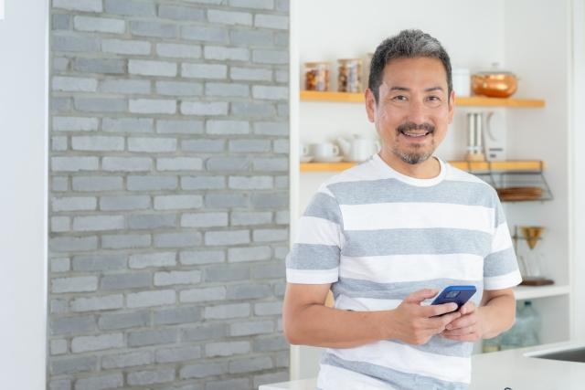 笑顔の男性