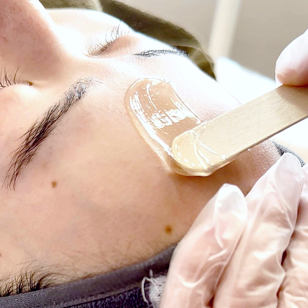 FACEWAXTREATMENT®｜FWT潤艶WAX 塗布画像
