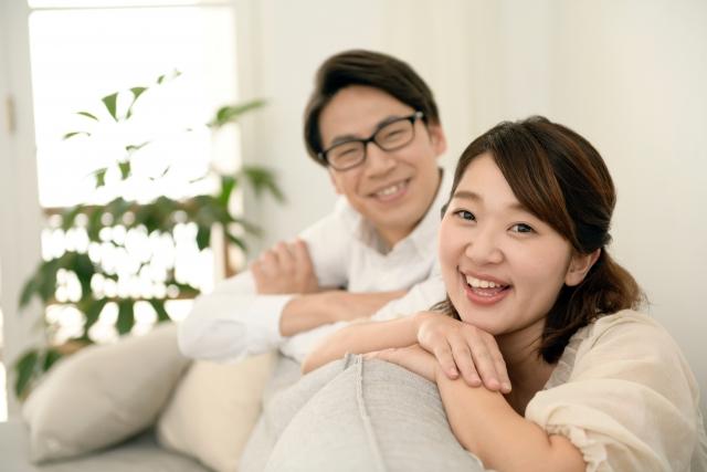 笑顔の夫婦