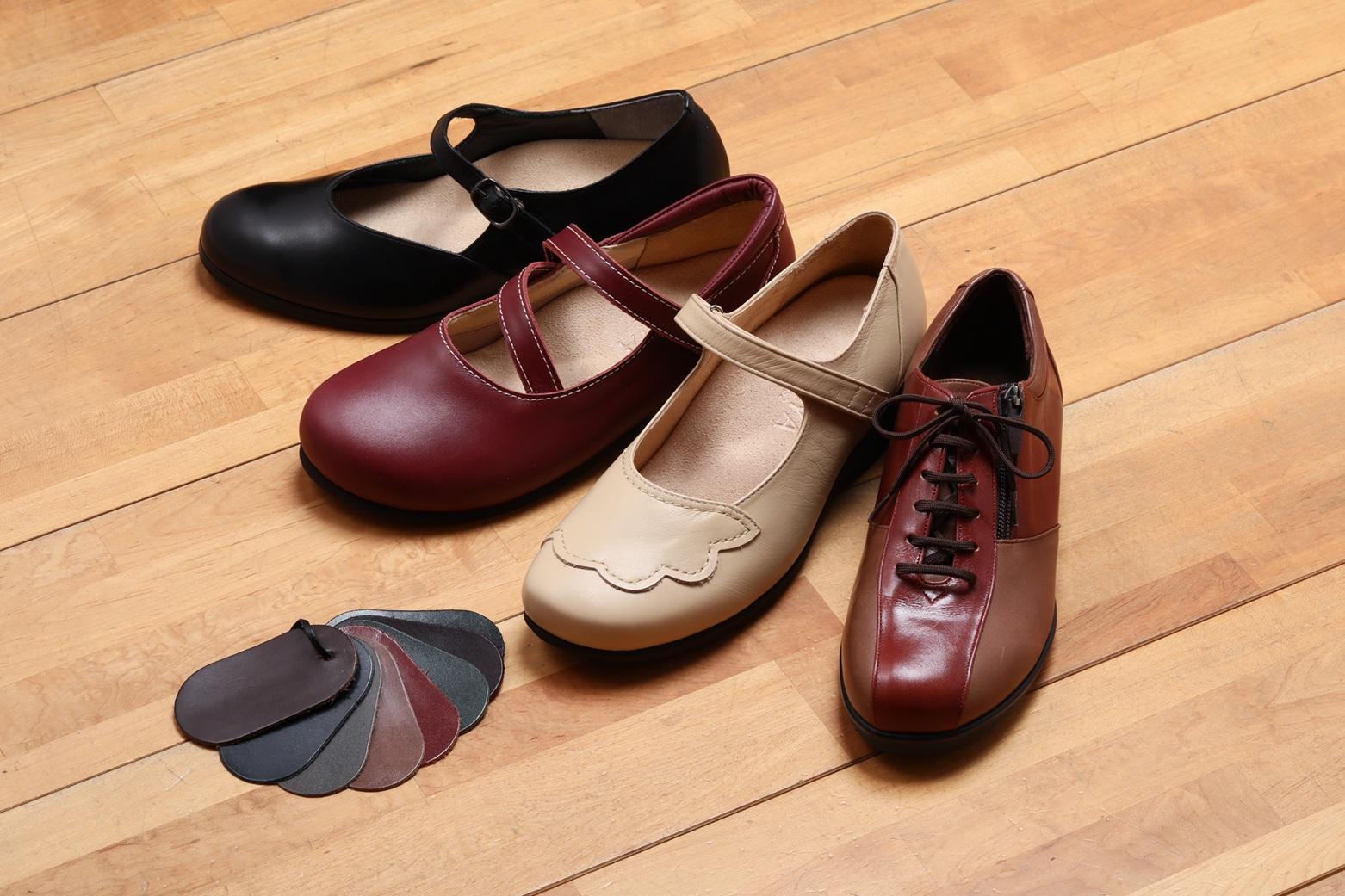 足の裏歩くと痛い、小指痛い、つけ根のタコ、足が痛い、外反母趾があり魚の目、足にタコでも痛くない靴 シューフィッターのいる専門店 安全靴インソール外反母趾があり魚の目、タコで足が痛い！なかなか合う靴が無い！歩くのが辛いという方に足に合う靴とインソールで痛みの軽減。扁平足、足底筋膜炎、でお困りの方、足にタコができない靴、オーダーインソールでバランスよく足を支え足の痛みを改善。上級シューフィッターが作るインソールは、貴方の足の特徴に合わせて加工調整が出来ます。足に優しい靴です。 愛知　名古屋　岐阜で安全靴選びにお悩みやの方へ！小指や親指の痛みや魚の目にお困りの方必見！ 愛知県　名古屋　岐阜で足が痛い方、外反母趾の方、小指の痛みや（ウオノメ）魚の目でお悩みの方は必見です。 安全靴は、仕事で長時間履くことも多く、小指や親指の痛みや魚の目などのトラブルが起こることがあります。 そんなお悩みを解決するのが、小指や親指の痛みや魚の目予防に特化した安全靴用インソール、（ウオノメ）魚の目用インソール、外反母趾用インソール、オーダーメイドインソールです。 このインソールは、足裏のアーチを支え、小指をや親指、足裏をしっかりサポートすることで、小指の魚の目、親指の魚の目の痛みや外反母趾による魚の目などのトラブルを予防します。 また、足裏の圧力を分散することで、足全体の負担を軽減し、魚の目や足のタコなどの予防にも効果的です。 さらに、外反母趾の方にもおすすめのインソールです。 外反母趾は、足の親指が内側に曲がってしまうことで、足裏のバランスが崩れ、痛みやトラブルの原因となります。靴の選び方が非常に重要です。靴の選び方を間違うと足を傷めてしまうからです。 このインソールは、足裏のアーチを支え、足のバランスを整えることで、外反母趾の痛みやトラブルを予防します。 愛知県、岐阜県、名古屋で安全靴用インソールを探している方は、ぜひ当店にご相談ください。 シューフィッターのいる当店では、お客様一人ひとりの足型や歩き方に合わせて、最適なインソールを作成いたします。 小指の痛みや魚の目、外反母趾などのトラブルで靴の選び方でお悩みの方、インソールで改善したい方は、ぜひこの機会に当店のインソールをお試しください。ウオノメ対策インソール　足に優しい靴なら三喜屋靴店へ。岐阜県瑞浪市　上級シューフィッターのいる店　足と靴の相談室　三喜屋靴店　店内　外反母趾、タコ、魚の目の痛み軽減を足に合う靴で