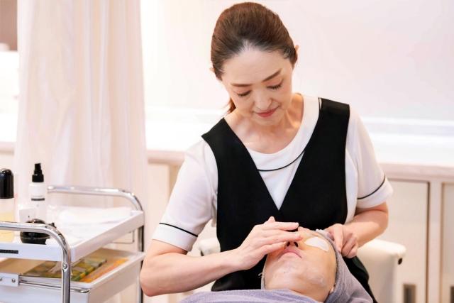 ワミレス　ウインズ銀座・浦和サロン　角質エステ体験コース　佐藤佳寿子