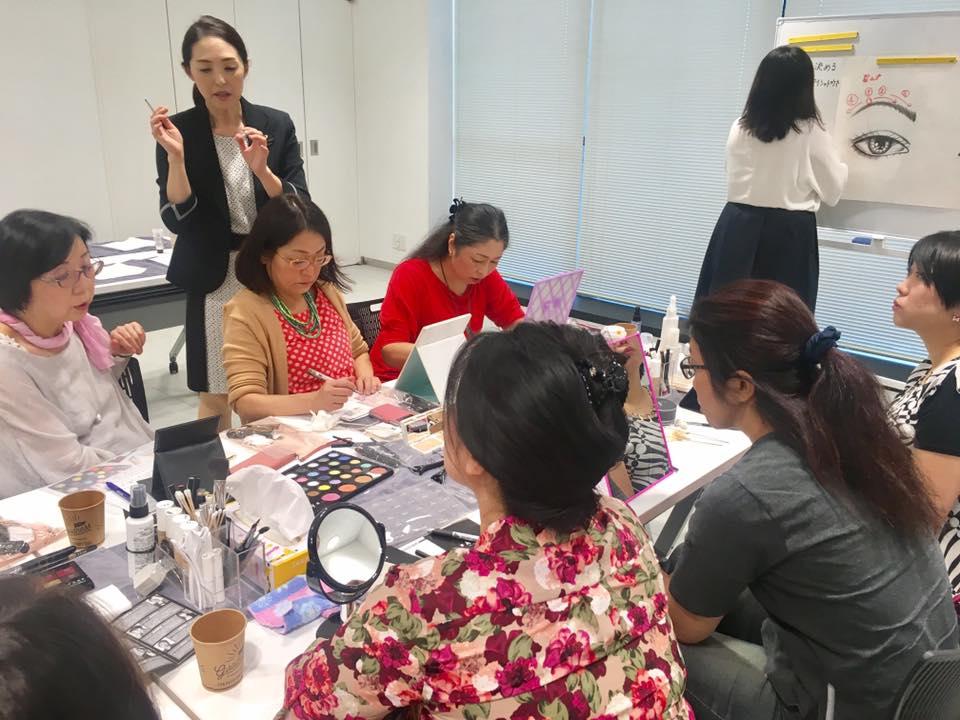 ワミレス　ウインズ銀座・浦和サロン　メイクレッスン　佐藤佳寿子