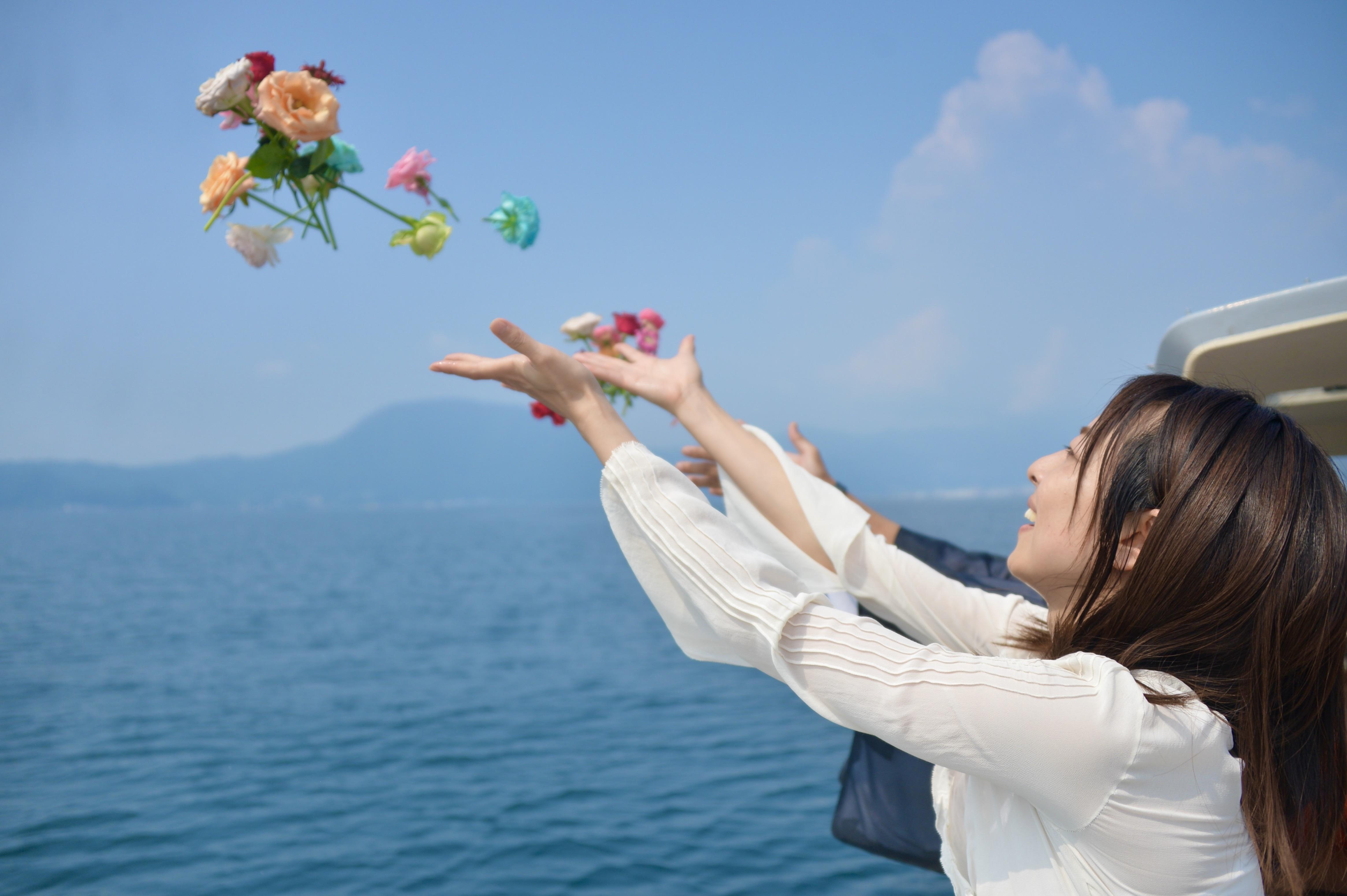 大分の海洋散骨で永代供養をつけたプランでは僧侶による法要が行われます