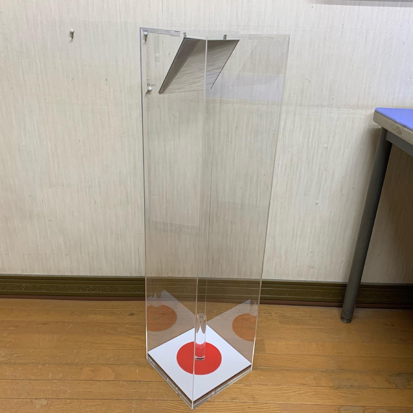 聖火トーチのケース　日の丸台座