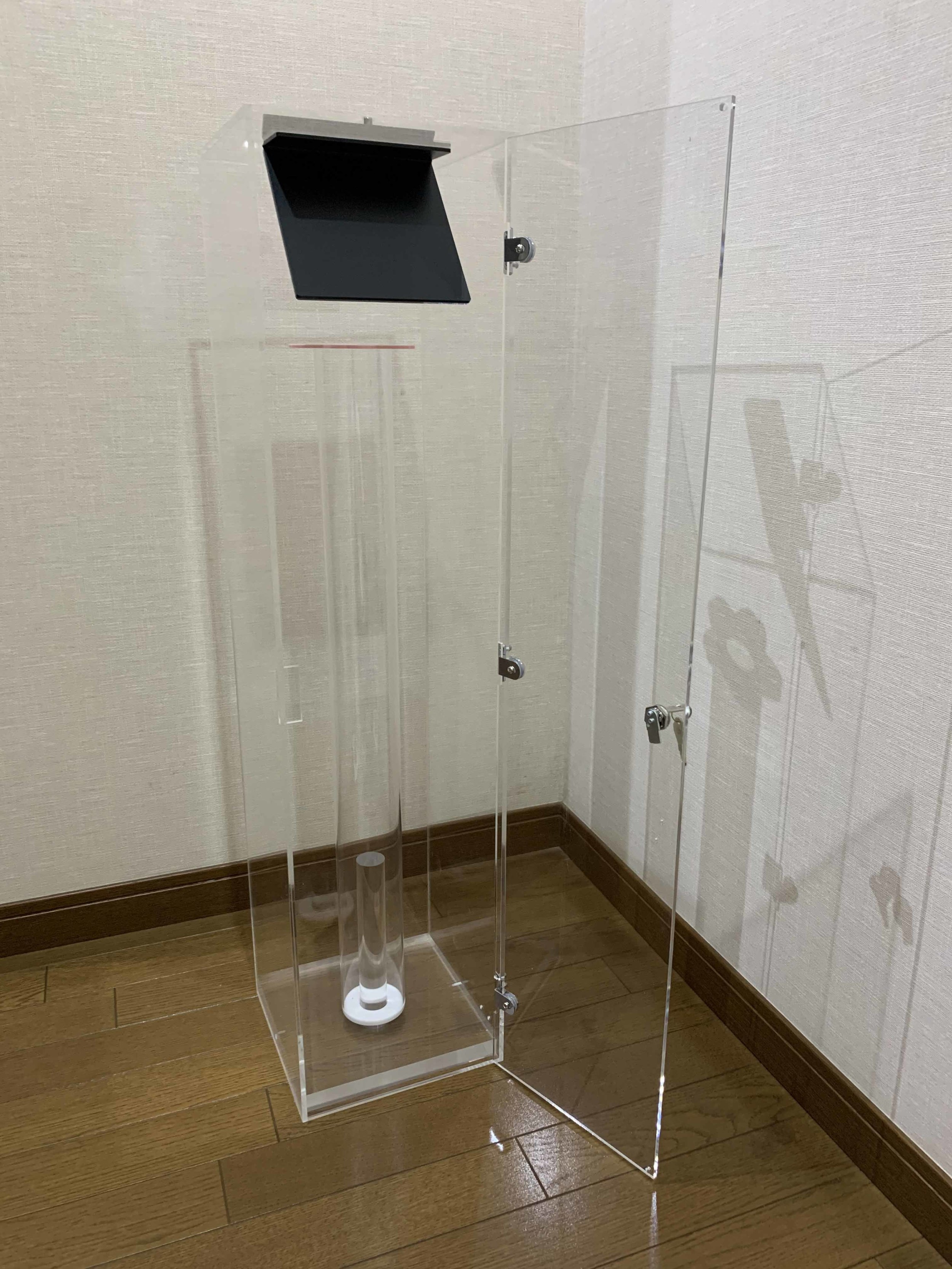 オリンピック聖火トーチのアクリルケース　鍵付き　