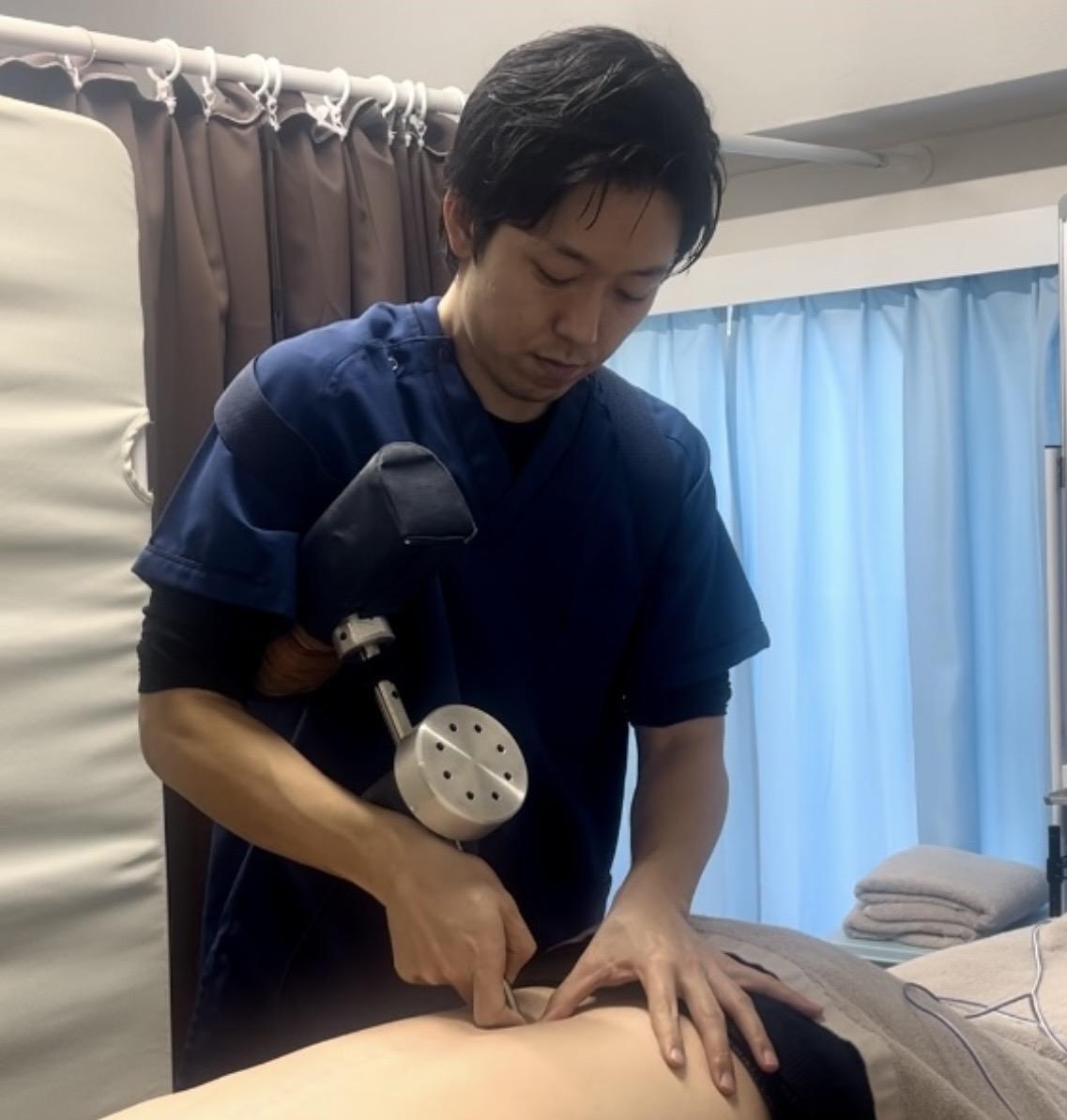 院長 木村佑介の施術風景