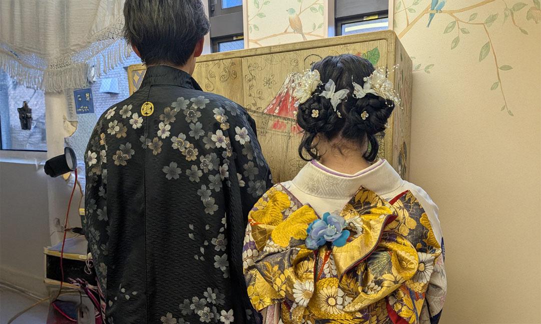 成人式和装姿の男女