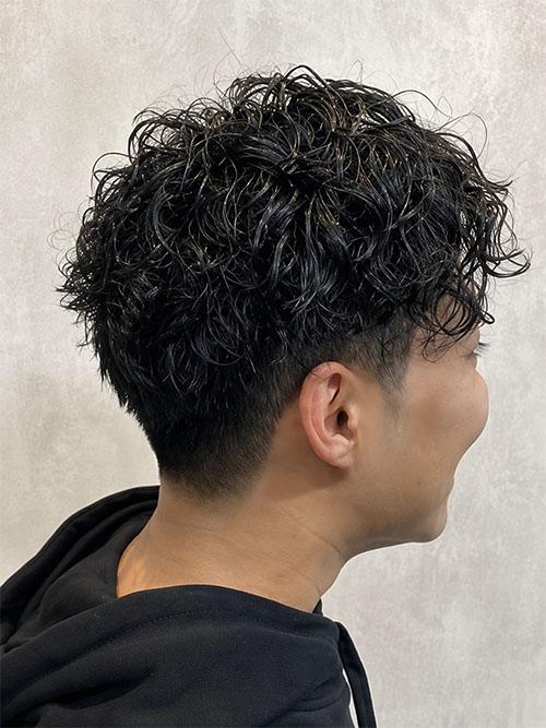 インフィニィト ネオのメンズヘアスタイル、カーリー＆フェード