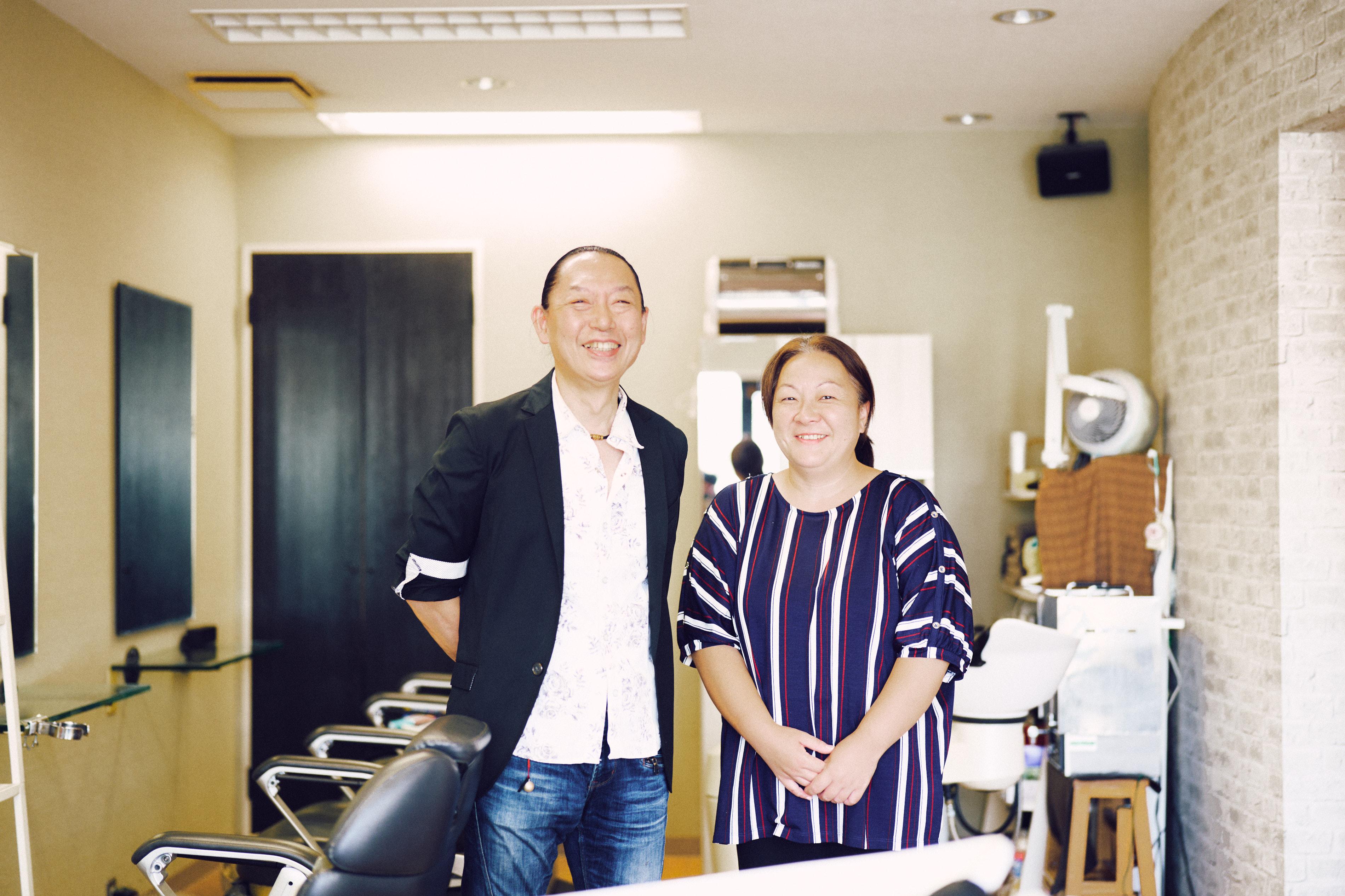 微笑む APIS for hair アピスフォーヘアースタッフ