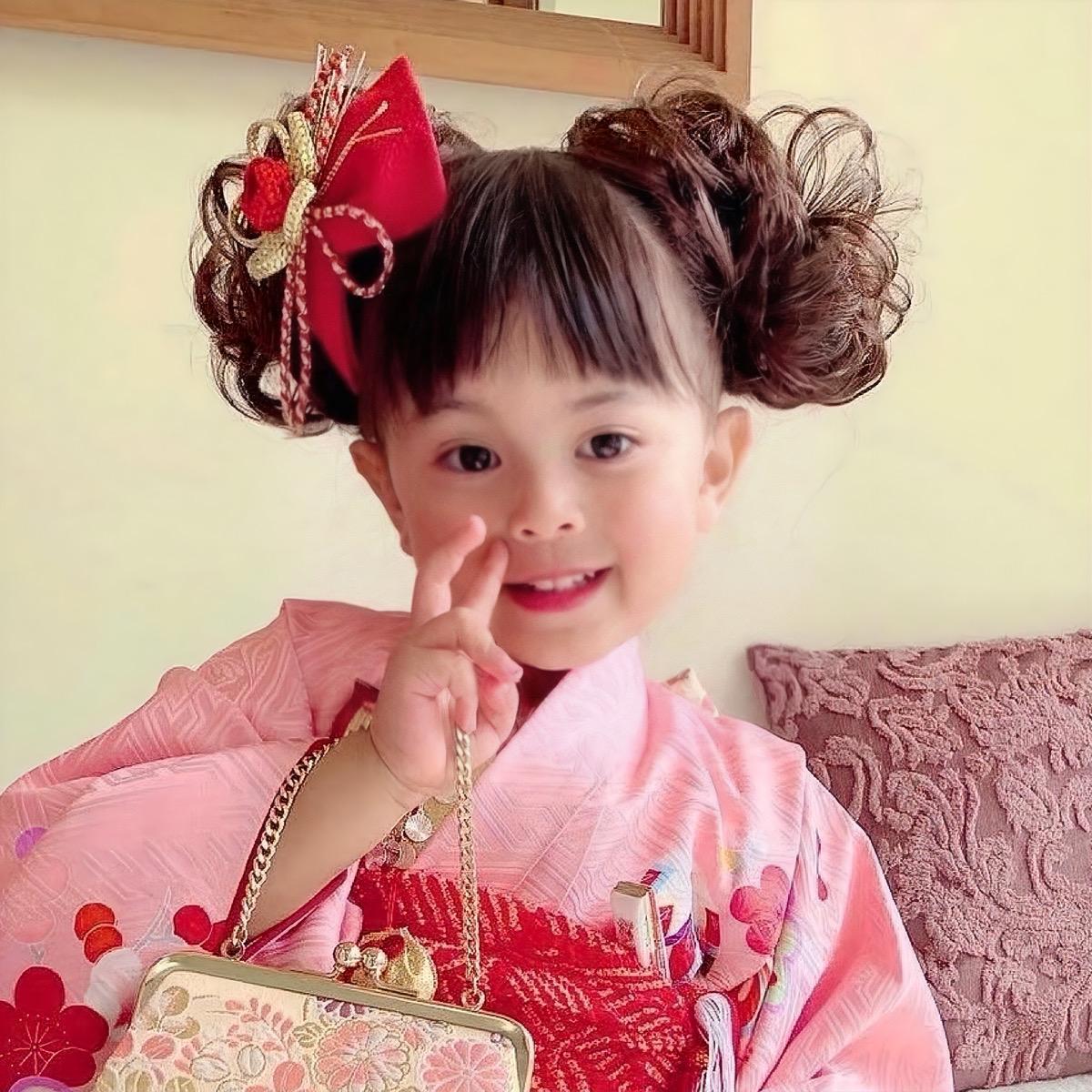 七五三姿の女児ヘアアレンジ