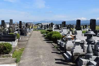 長泉町のお墓の掃除代行はお任せ下さい。