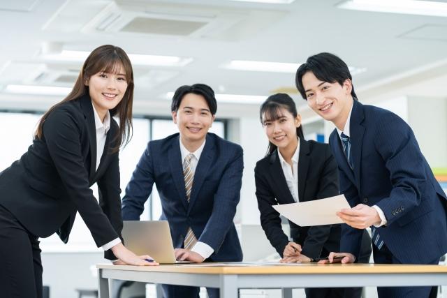 笑顔のビジネスマン