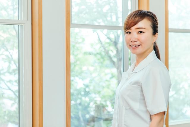 笑顔の女性