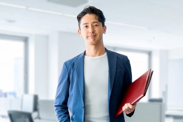 笑顔の男性