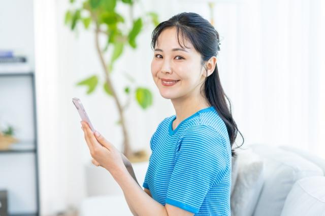 笑顔の女性