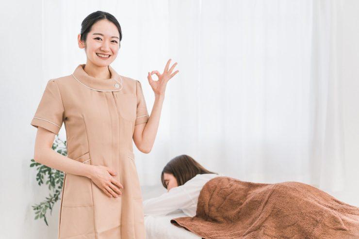 epilaxスタッフ 笑顔接客風景