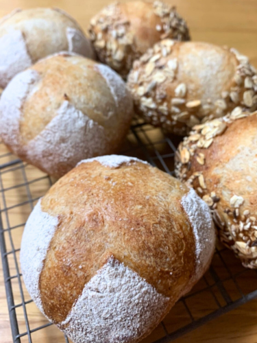 赤ワインのパン　いちじくのパン　ハードパン　プティボヌール　もりやまひろみ　酒種酵母パン