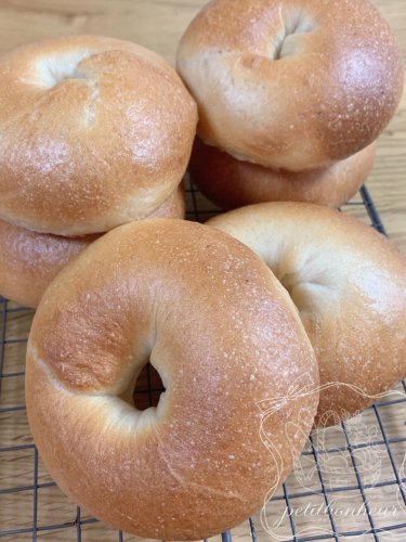 りぼんパン　ピンク　可愛いパン　プティボヌール　もりやまひろみ　酒種酵母パン