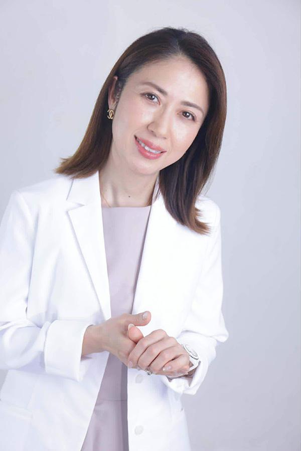 仙台市若林区リプロネイル式深爪矯正ネイルサロンデイジーオーナーネイリスト 遠藤梨紗 （エンドウ リサ）