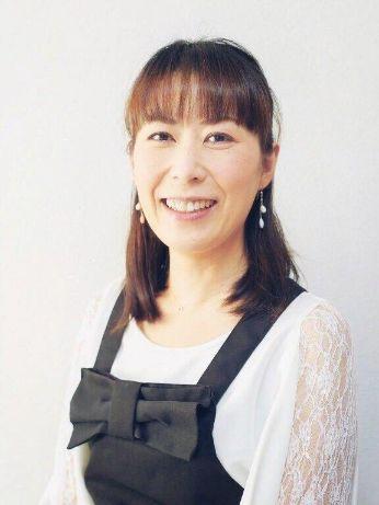 小山市 深爪矯正専門ネイルサロン キュアネイルオーナーネイリスト山中紫織