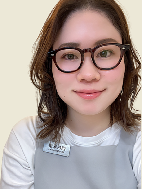 滋賀県守山市 深爪矯正専門サロン エマネイルオーナーネイリスト 西村 未優