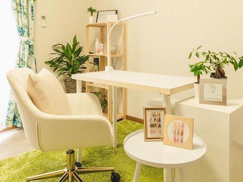 再発しない深爪矯正専門サロンブルームーンネイルズの施術ルーム