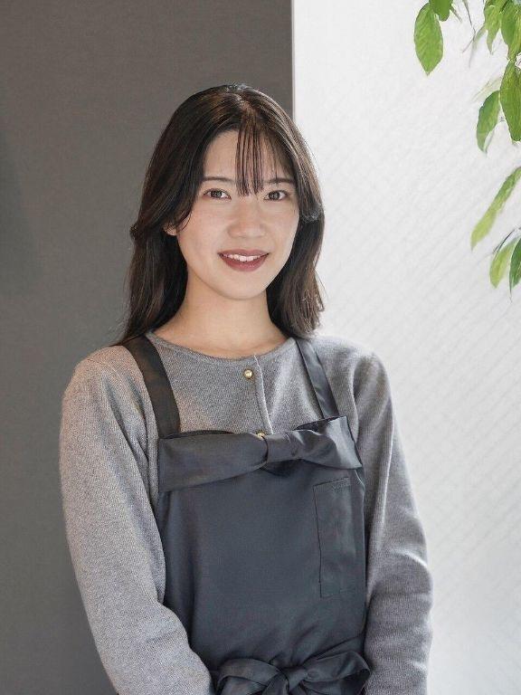 深爪矯正専門サロン ケアロハネイルネイリスト西村 有里