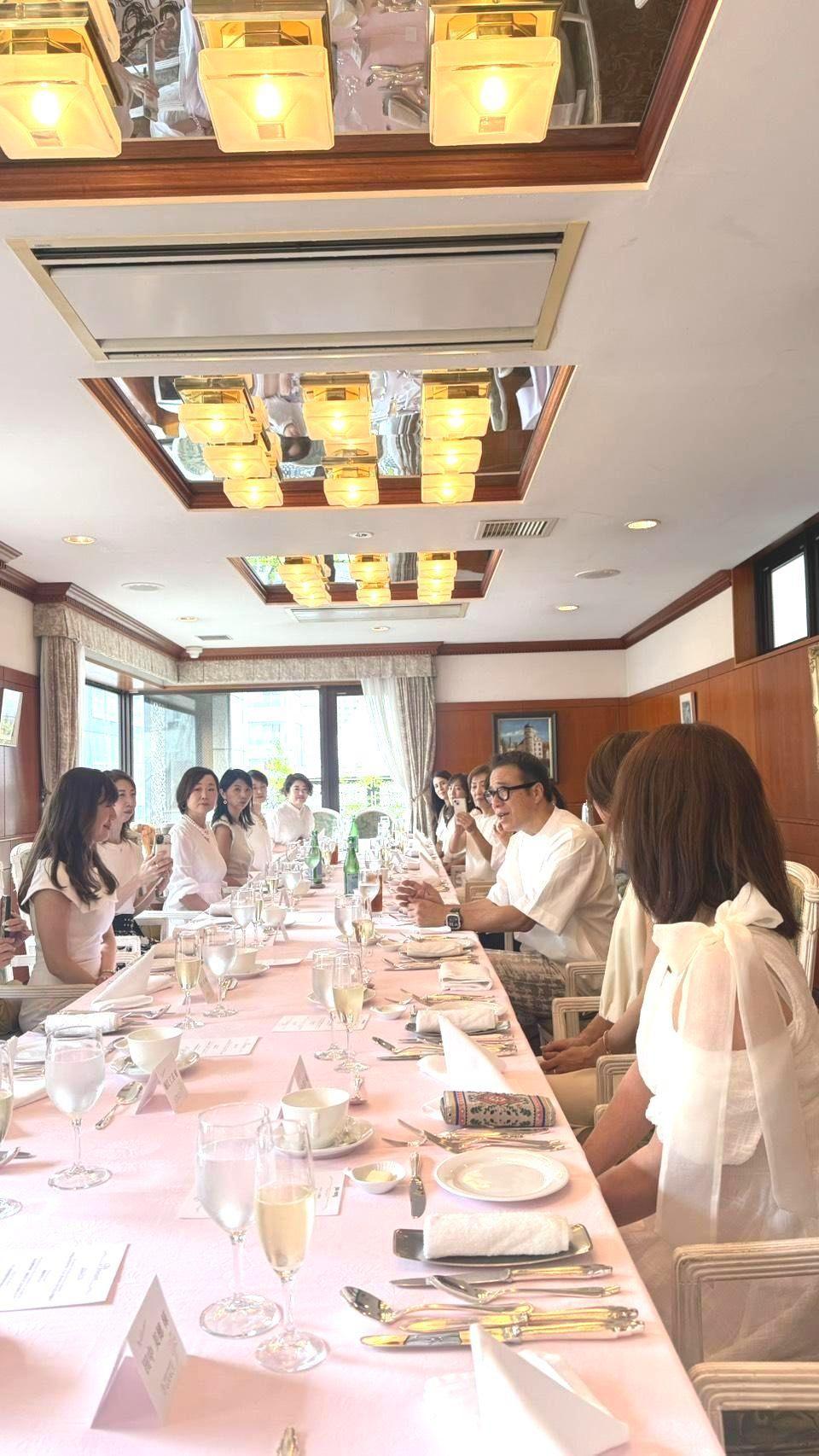 2025年8月に東京で開催した山崎拓巳さんを囲んでのランチ会です