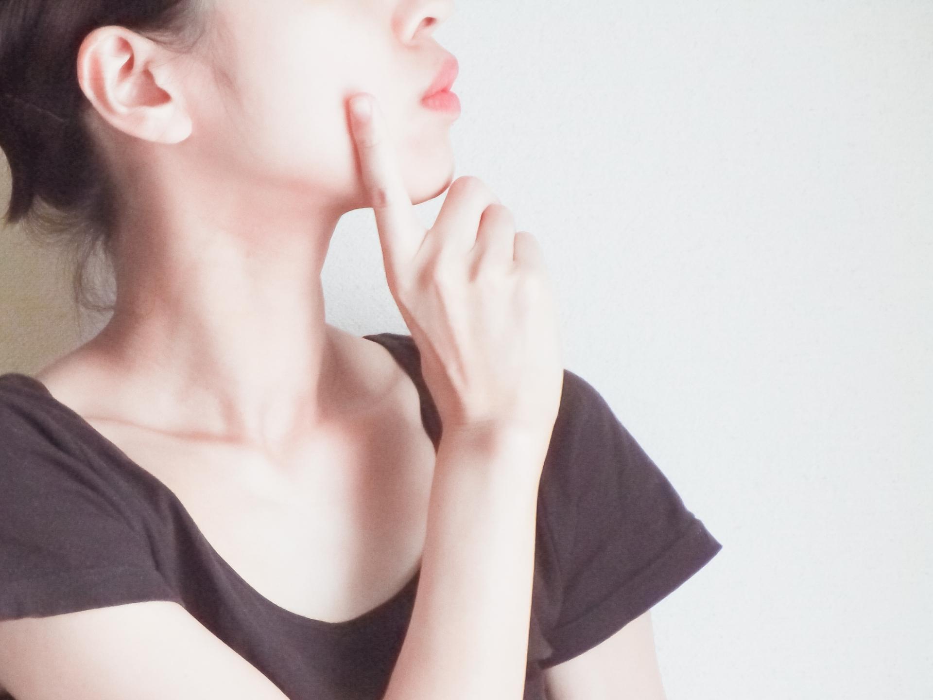 悩みを抱える女性