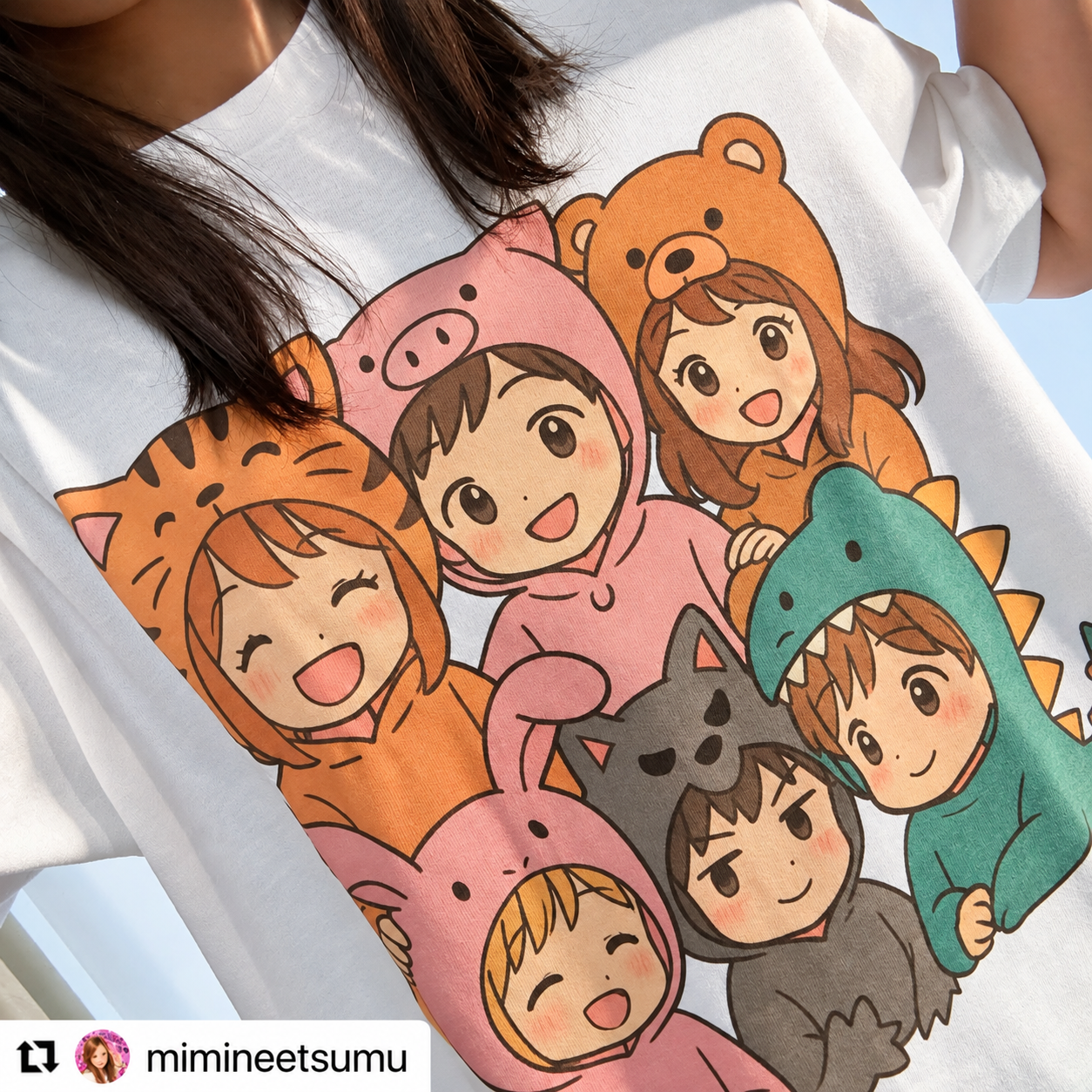 イラストをプリントしたオリジナルTシャツを着用しているお客様