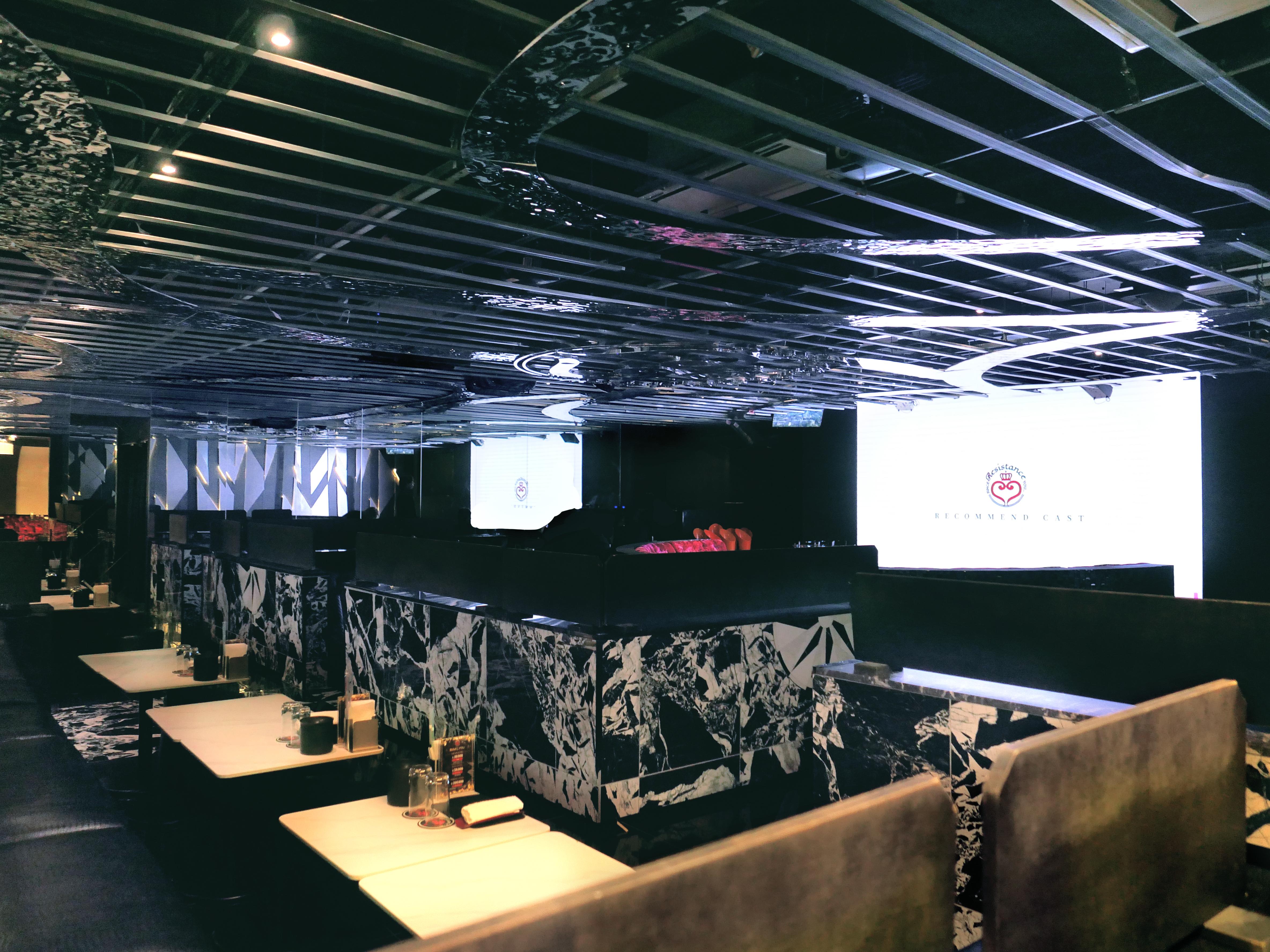 レジスタンス店内写真1